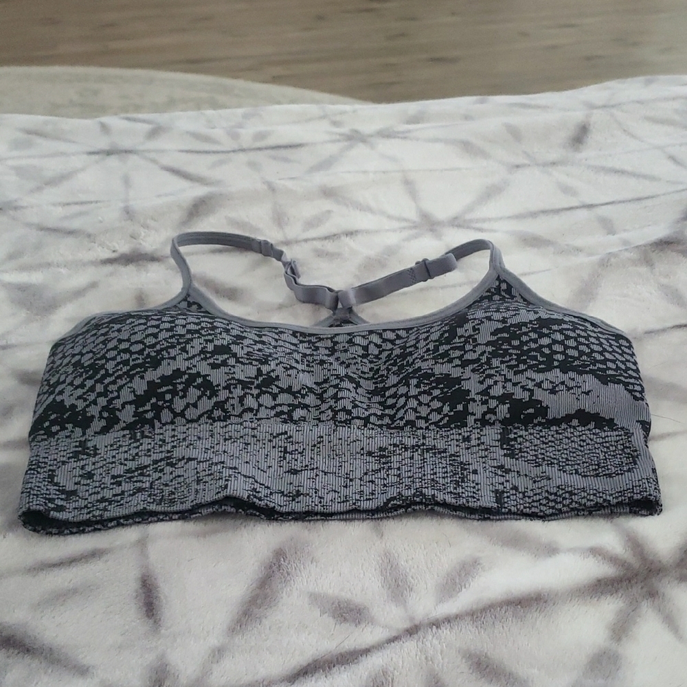 Gray Women's Seamless Sports Bra - Picture 4 of 4